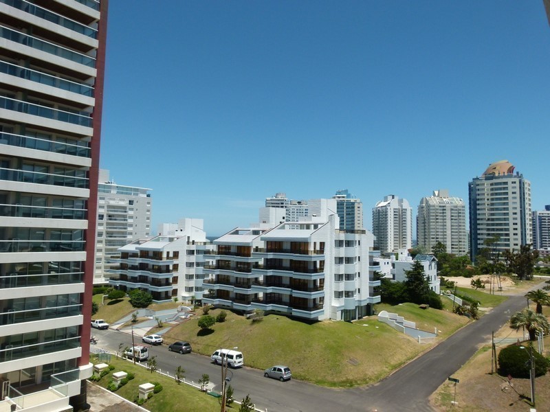 Departamento en alquiler en Brava 